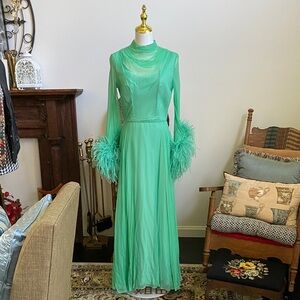 Vintage Circa 50’s/60’s Chiffon Hostess Gown With “Boa” Sleeves Size S (4/6)